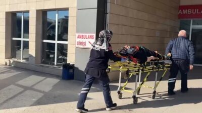 Kütahya’nın Tavşanlı ilçesinde meydana gelen trafik kazasında, iki otomobil çarpıştı