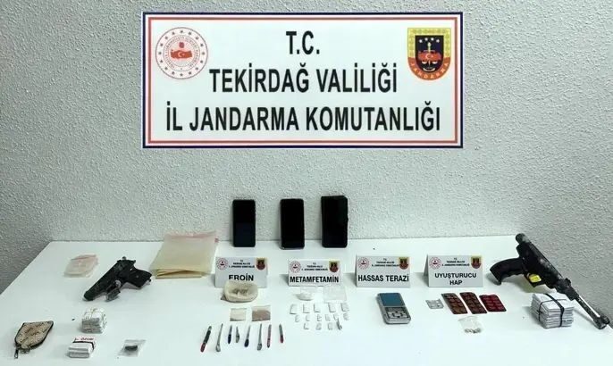Marmaraereğlisi ilçesinde jandarma tarafından gerçekleştirilen bir operasyonda uyuşturucu madde ve