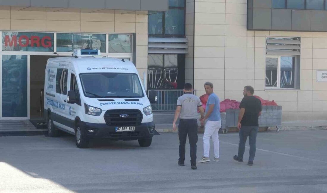 Demre ilçesine tatil yapmak amacıyla gelen ve arkadaşlarıyla birlikte tekne