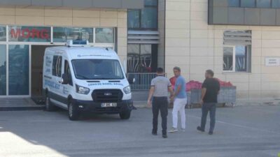 Demre ilçesine tatil yapmak amacıyla gelen ve arkadaşlarıyla birlikte tekne