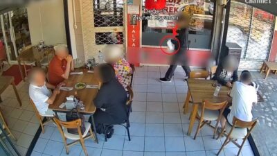 Antalya’da bir vatandaş, kendilerini telefonla polis olarak tanıtan kişilere 2