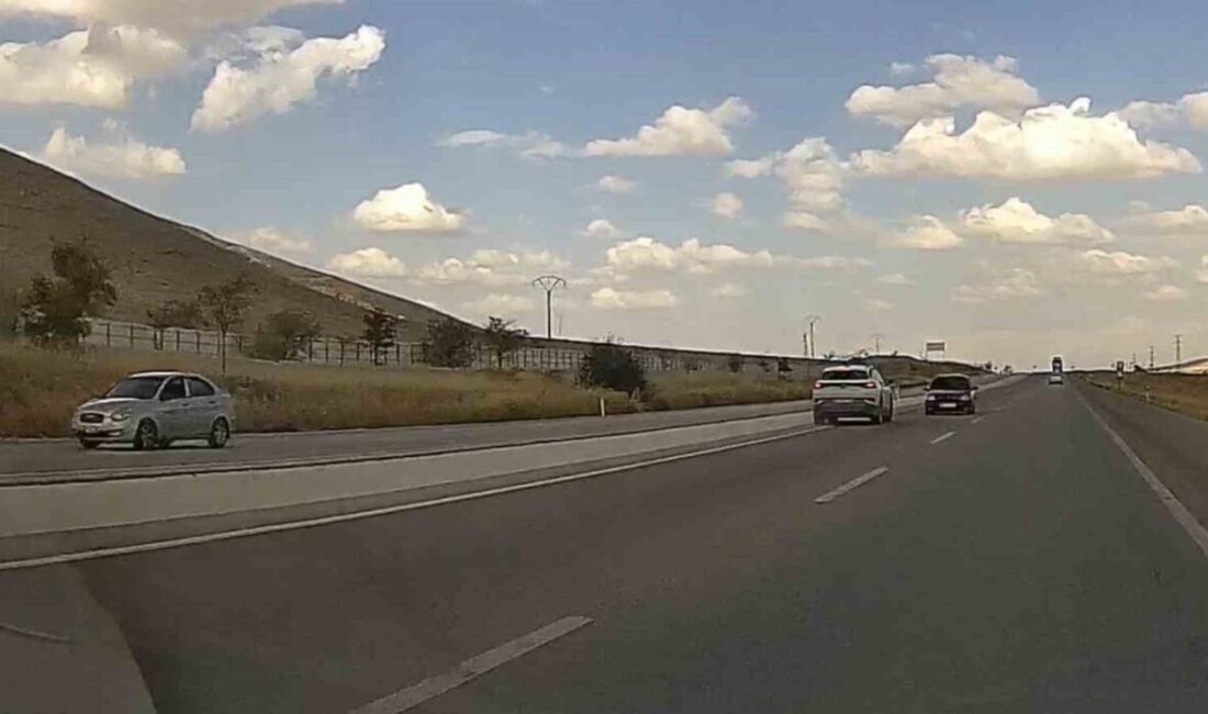 Konya’da şehirlerarası bir kara yolunda ters yönde seyir halinde olan