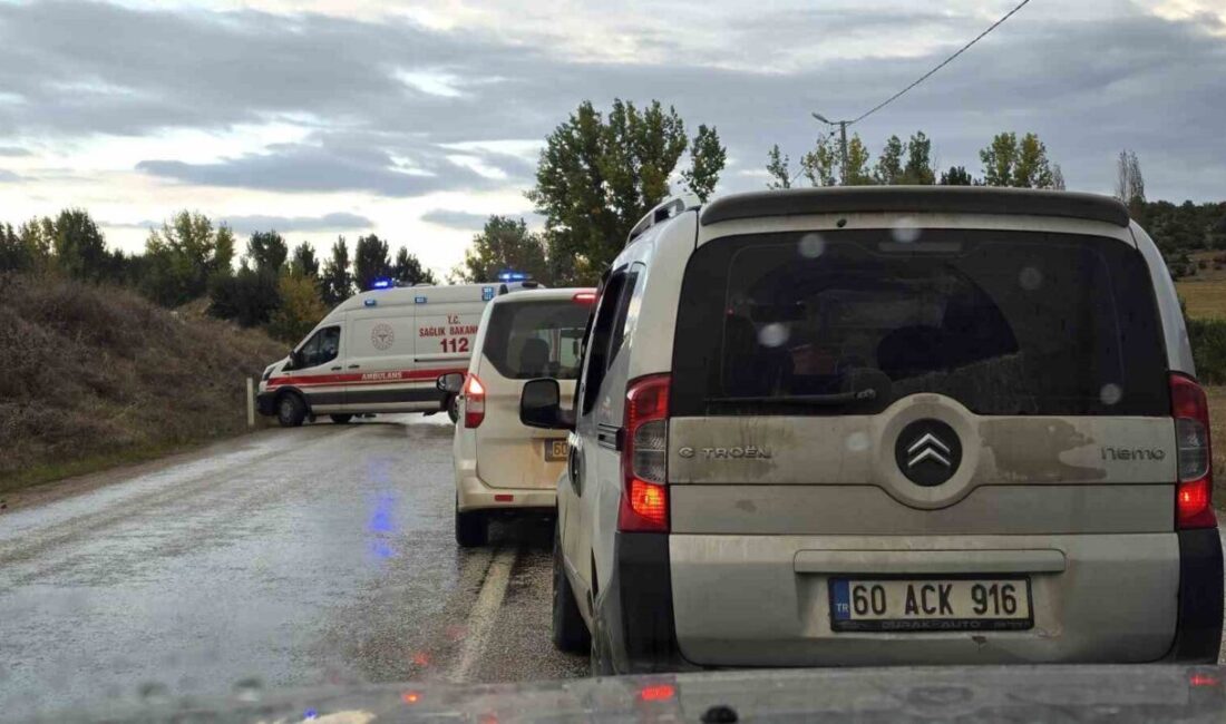 Tokat’ta meydana gelen trafik kazasında iki aracın kafa kafaya çarpışması