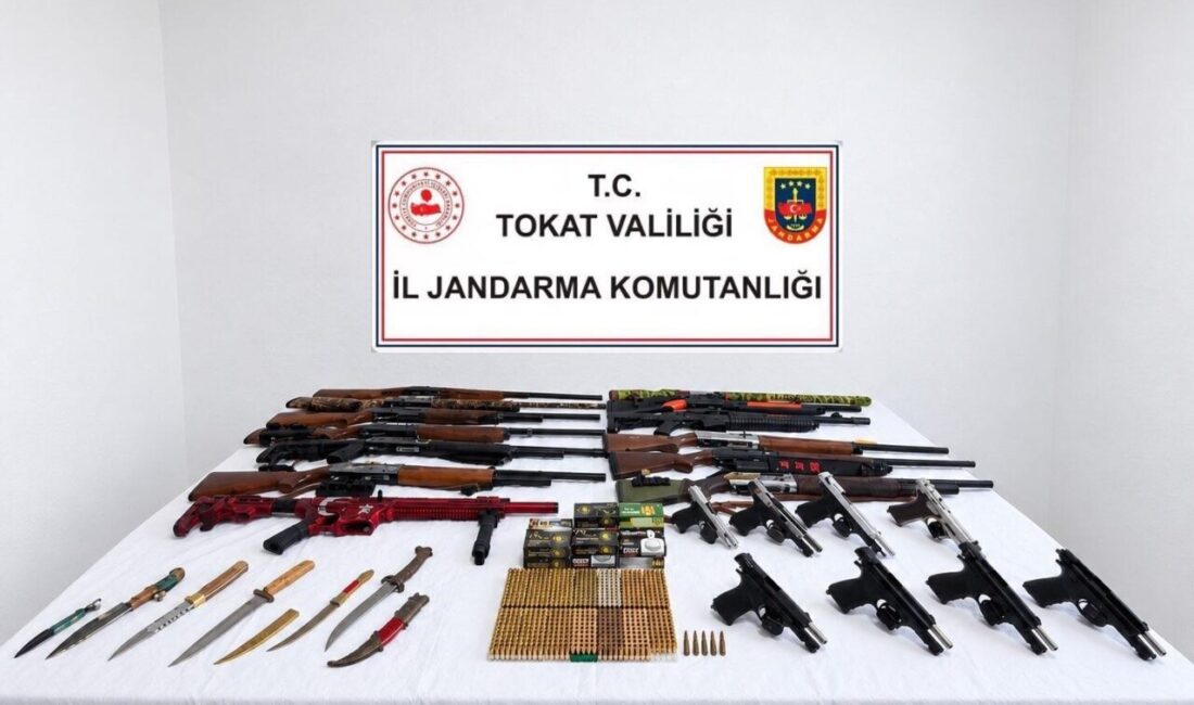 Tokat’ta Jandarma ekipleri tarafından gerçekleştirilen operasyonlarda 6 ilçede silah ticareti
