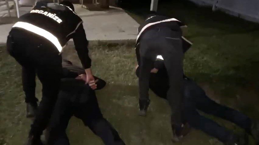 Trabzon’da meydana gelen silahlı saldırı olayının zanlıları, polis ekiplerinin düzenlediği