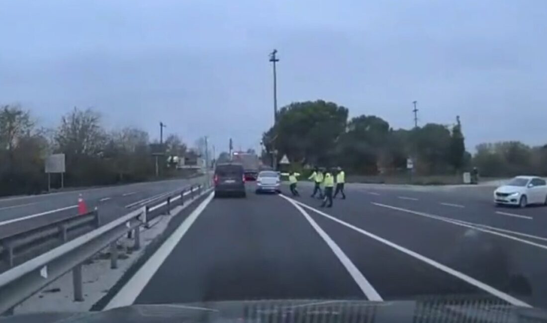 İstanbul’dan Sakarya’ya uyuşturucu sevkiyatı yapan şahıs, Sakarya gişelerinde polis ekiplerinin