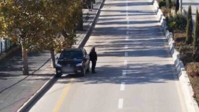 Kırıkkale’de, trafik denetimini fark eden bir sürücü, aracını park edip