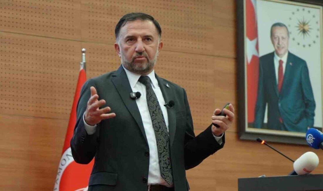 TUSAŞ Genel Müdürü Dr. Mehmet Demiroğlu, Kastamonu Üniversitesi öğrencileriyle bir