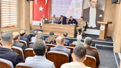 Adıyaman’ın Tut ilçesinde Kaymakam Abdülhamit Bağış başkanlığında bir okul güvenliği