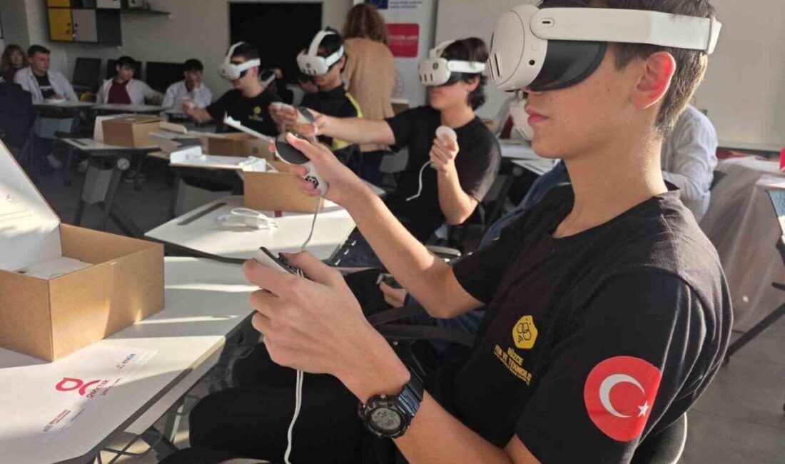DÜZCE (İHA) – Düzce’de GençTek Projesi kapsamında düzenlenen etkinlikte öğrenciler,