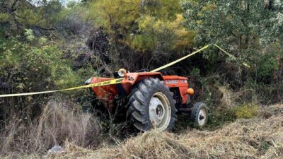 Uşak’ın Eşme ilçesinde bir traktörün tarlaya devrilmesi sonucu sürücüsü yaşamını