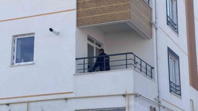 Kayseri’nin Melikgazi ilçesinde, uzaklaştırma kararı sona eren bir genç, babasının