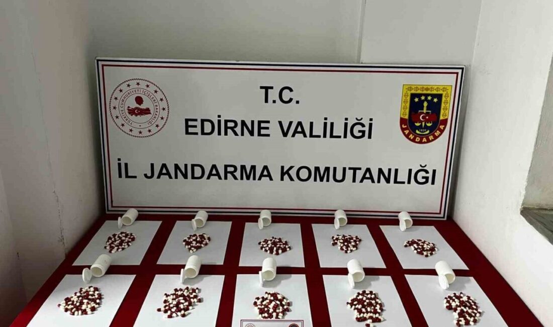 Uzunköprü ilçesinde jandarma tarafından düzenlenen operasyonda, uyuşturucu olduğuna inanılan 568