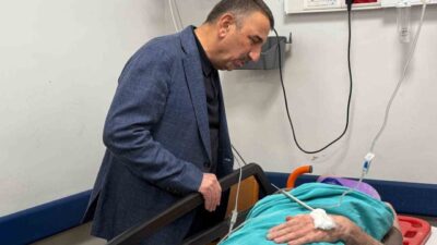 Zonguldak Valisi Osman Hacıbektaşoğlu, Meşrutiyet Mahallesi’nde meydana gelen 2 katlı