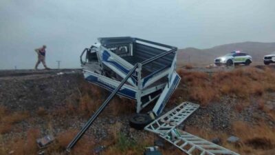 Van-Başkale karayolunda 3 aracın karıştığı zincirleme trafik kazasında 3’ü ağır
