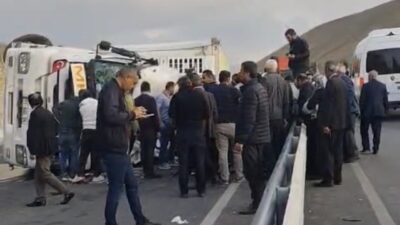 VAN (İHA) – Van’ın Gürpınar ilçesinde tırın devrilmesi sonucunda 1