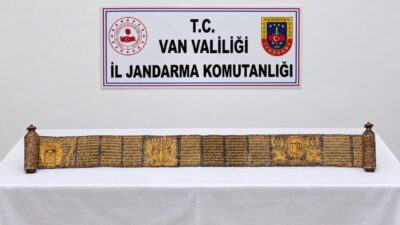 İpekyolu ilçesinde altın yaldız işlemeli, deri üzerinde şamdan ve Davut
