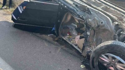 Van’ın Gevaş ilçesinde otomobilin takla atması sonucu meydana gelen trafik