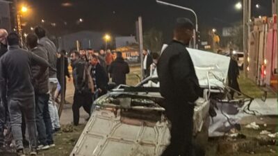 Van’ın Gevaş ilçesinde yakıt tankeri ile otomobilin çarpışması sonucu meydana