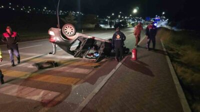 Van’ın Edremit ilçesinde bir otomobilin devrilmesi sonucu meydana gelen trafik