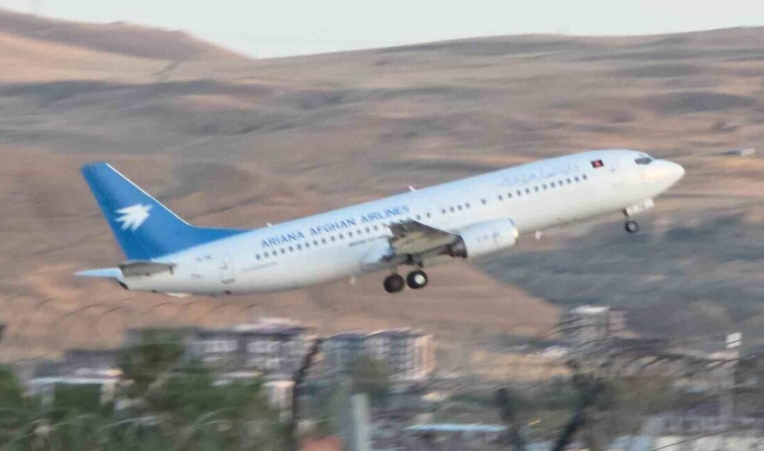 Van’da farklı zamanlarda yakalanan Afganistan vatandaşı kaçak göçmenler, güvenlik güçleri