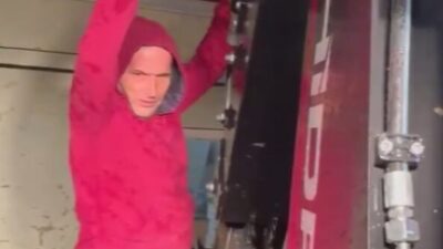 Yalova’nın Çınarcık ilçesine bağlı Esenköy beldesinde, şiddetli yağış nedeniyle derenin