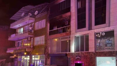 Aydın’ın Efeler ilçesinde bulunan bir apartmanda çıkan yangın, hane halkını