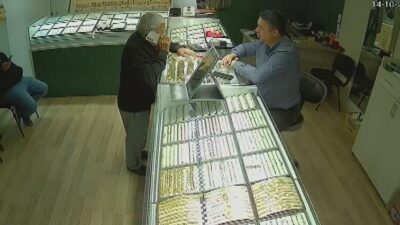 Konya’nın Karapınar ilçesinde, yaşlı bir adam 200 bin lira değerinde