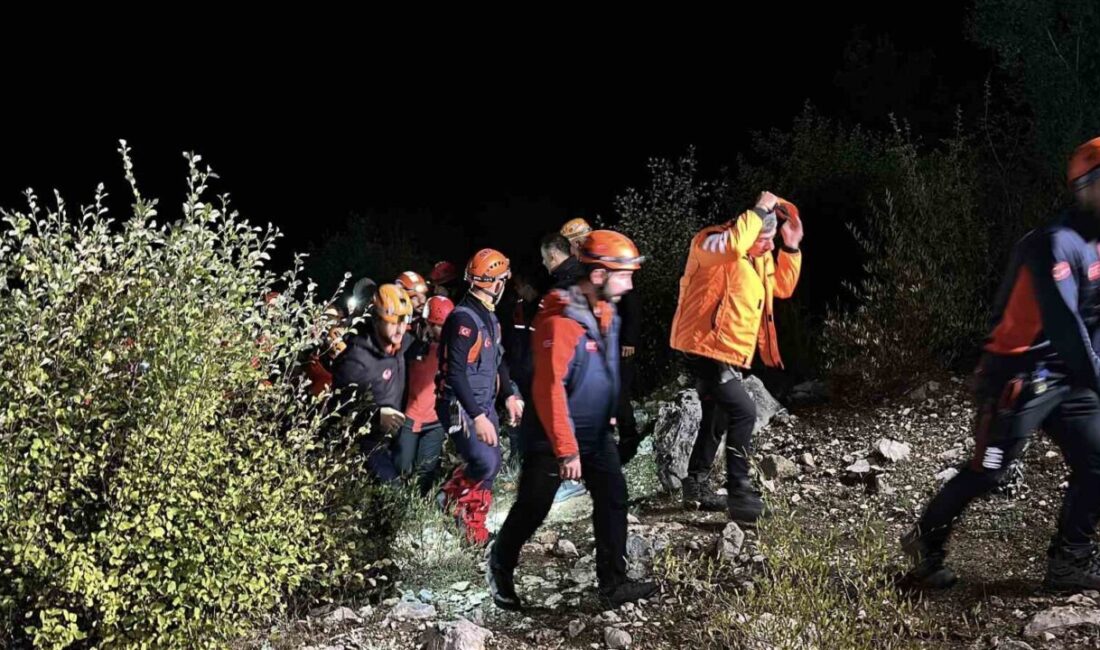 İHH gönüllülerinden üçü, Isparta’nın Sütçüler ilçesinde bulunan Yazılı Kanyon’da mahsur