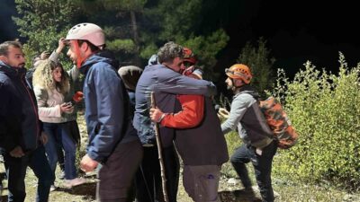 Sütçüler ilçesindeki Yazılı Kanyon’da mahsur kalan 10 İHH gönüllüsünün kurtarılması