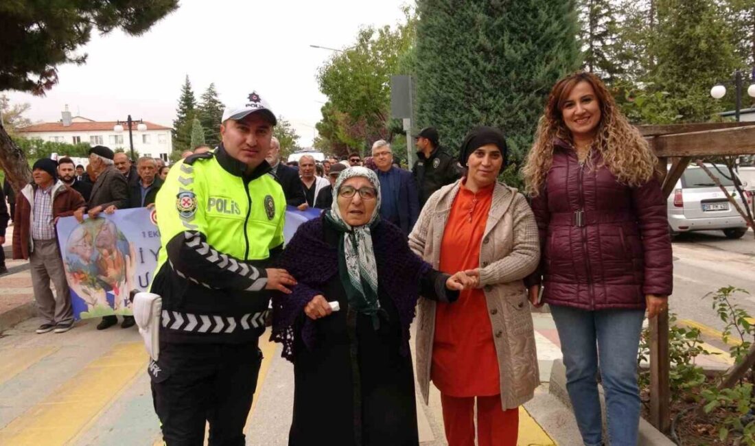 Yozgat’ta, 1 Ekim Dünya Yaşlılar Günü kapsamında farkındalık yürüyüşü düzenlendi.