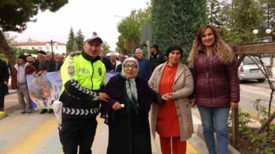 Yozgat’ta, 1 Ekim Dünya Yaşlılar Günü kapsamında farkındalık yürüyüşü düzenlendi.