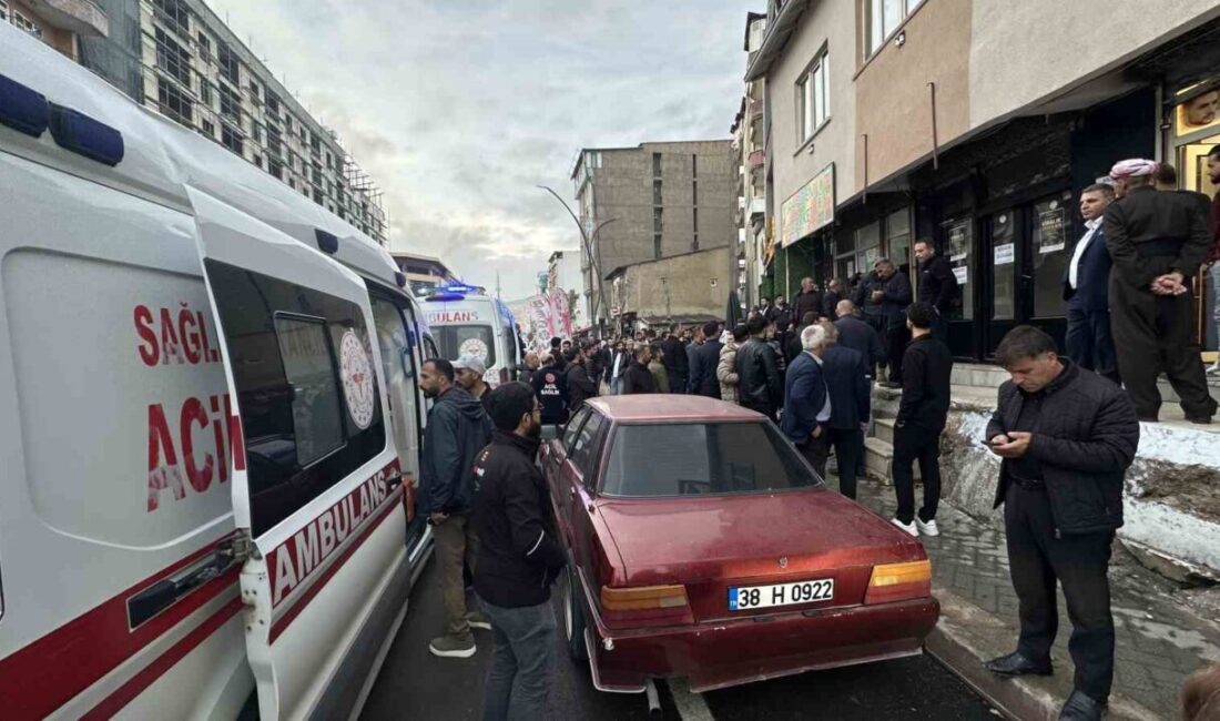 Hakkari’nin Yüksekova ilçesinde meydana gelen bir olayda, iki grup arasında
