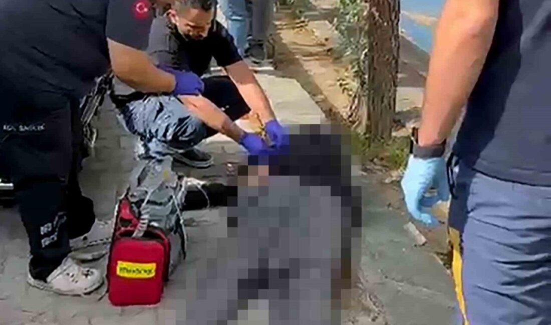 Adana’da, 85 yaşındaki bir adamın kaldırımda yürürken dengesini kaybederek düşüp