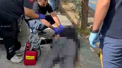 Adana’da, 85 yaşındaki bir adamın kaldırımda yürürken dengesini kaybederek düşüp