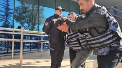 Kilimli ilçesinde meydana gelen olayda, boşanma sürecindeki eşini ve yardım