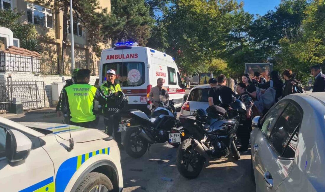 Zonguldak’ta bir motosikletin park halindeki bir otomobile çarpması sonucunda 17