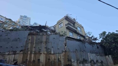 Zonguldak’ta meydana gelen üzücü olayda, 3 katlı bir binanın çökmesi
